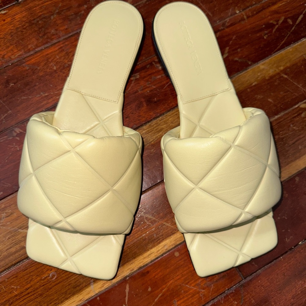 BOTTEGA VENETA SLIDES